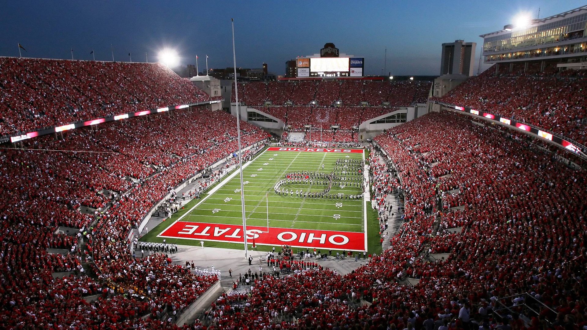 “电动冲浪：东三叉湖赛场引领水上运动新潮流”