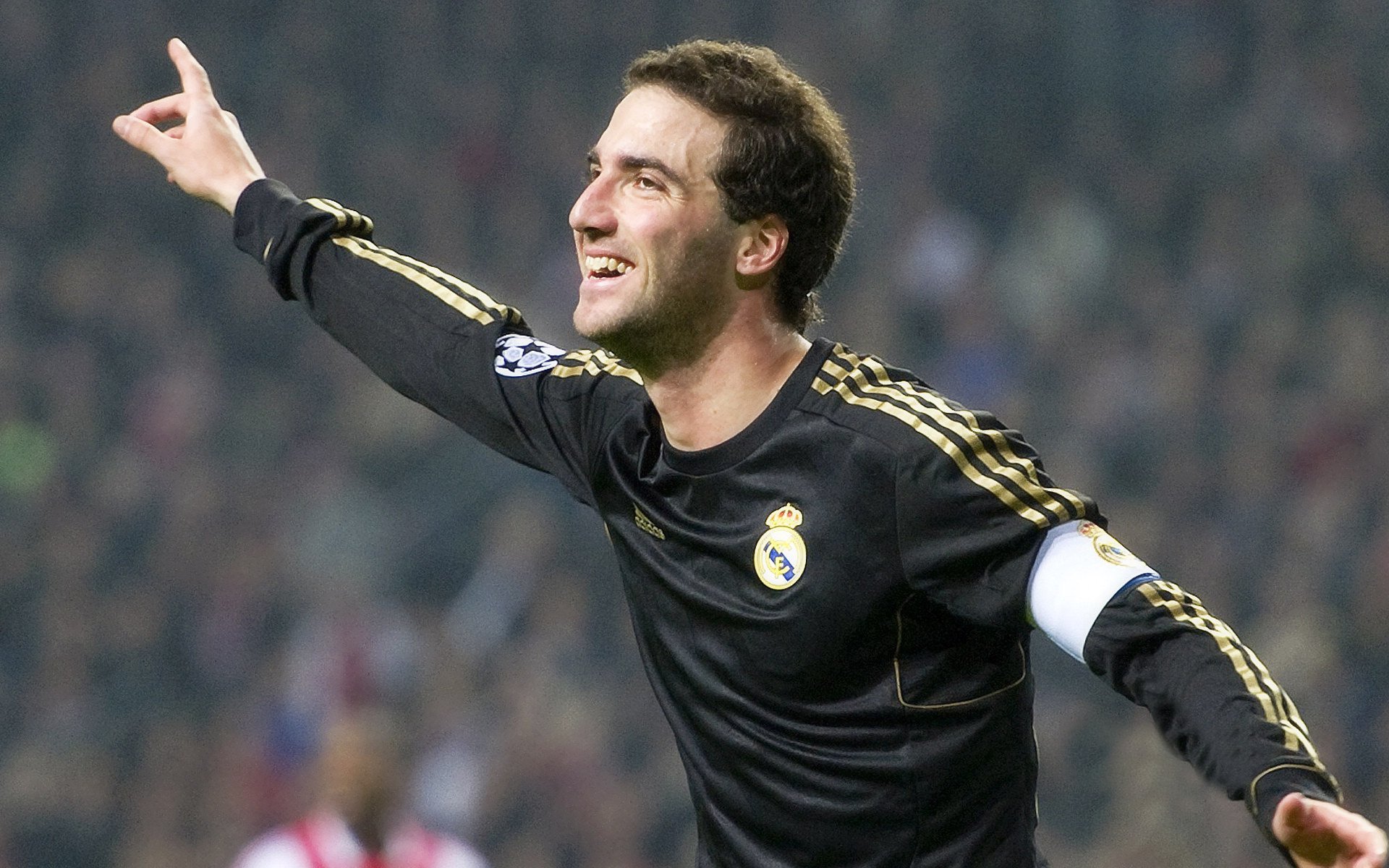 东亚杯中国足球惨败 球迷呼吁战术改革，东亚杯国足成绩